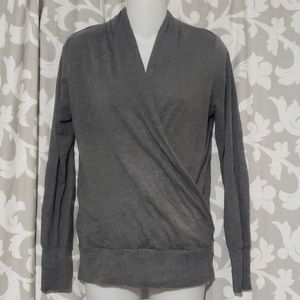Gap wrap top
